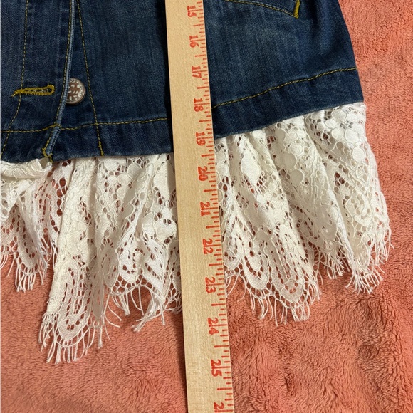 CAbi Cropped Denim Jacket Lace Hem Medium Button Front - Picture 5 of 8